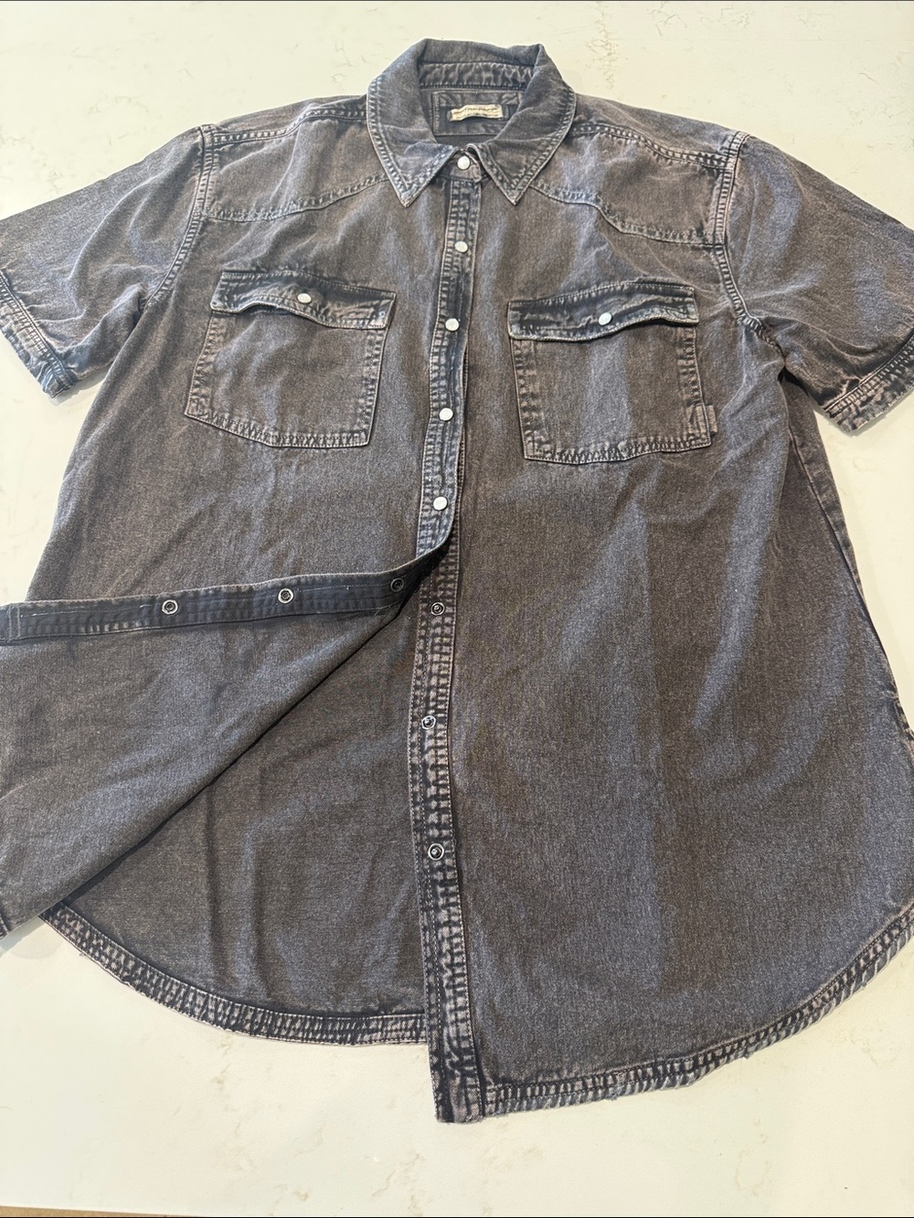 We The Free Washed Black Short-Sleeve Women’s Button-Down Shirty - Picture 2 of 7